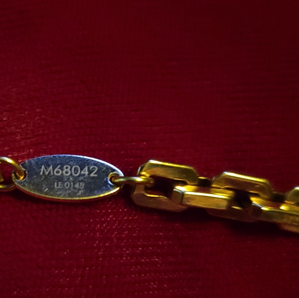 LOUIS VUITTON elegant Gold Tone Necklace Authentic LV - Picture 6 of 8